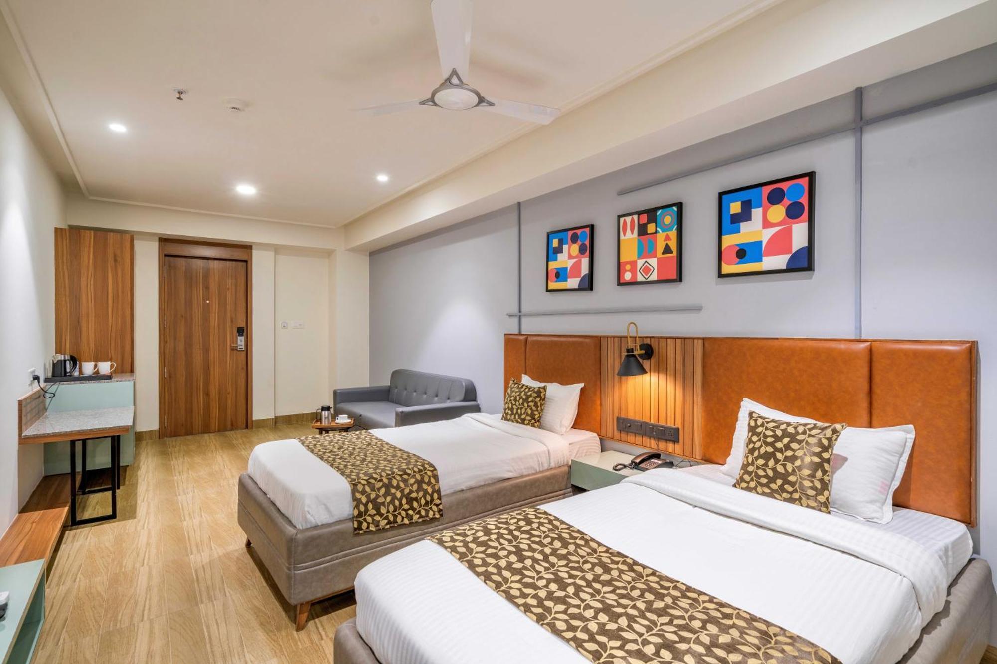 The Lemon Grass Hotel 甘地讷格尔 外观 照片